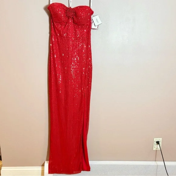 David’s Bridal Sequin Dress With Flower Embellishment - Picture 2 of 10